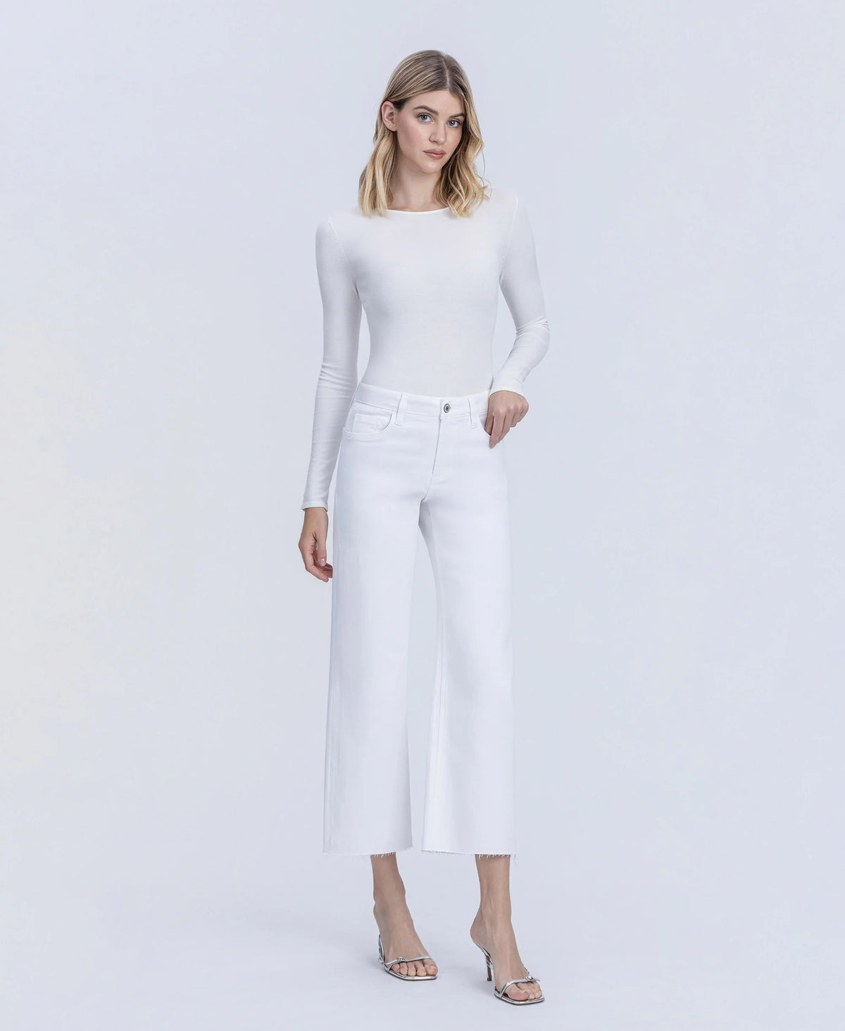 Olivia High Rise Crop - White